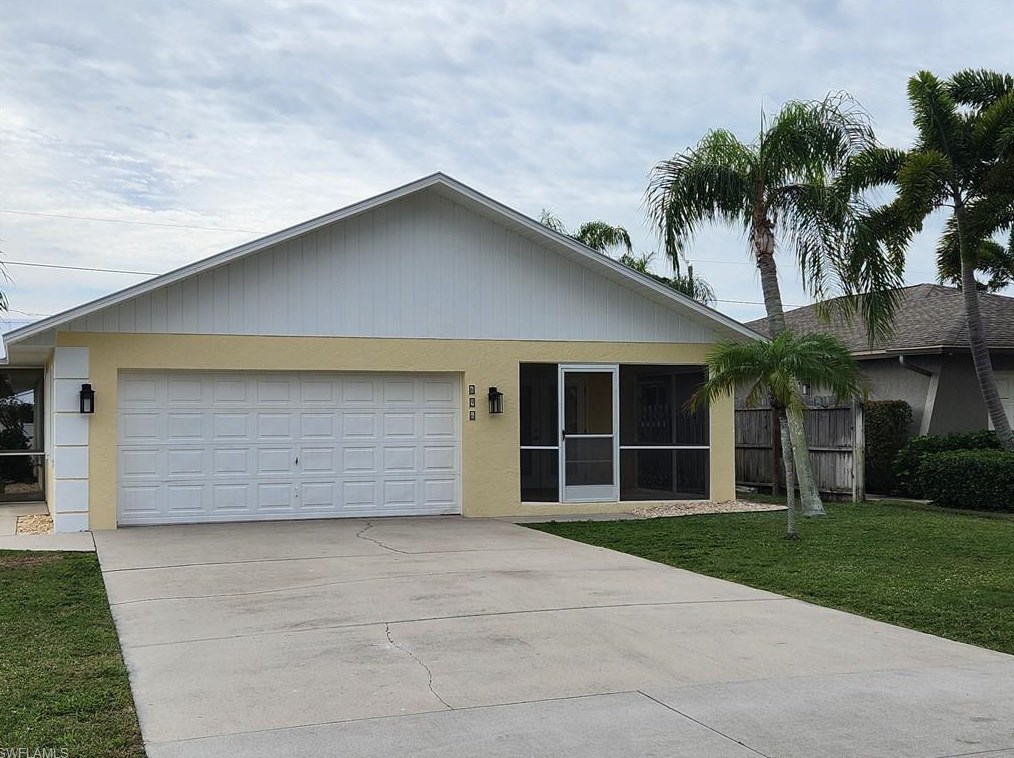 696 94th Ave N, Naples, FL 34108