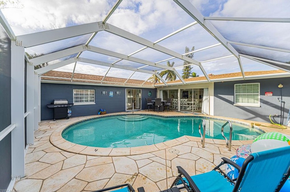 4690 Parrot Ave, Naples, FL 34104