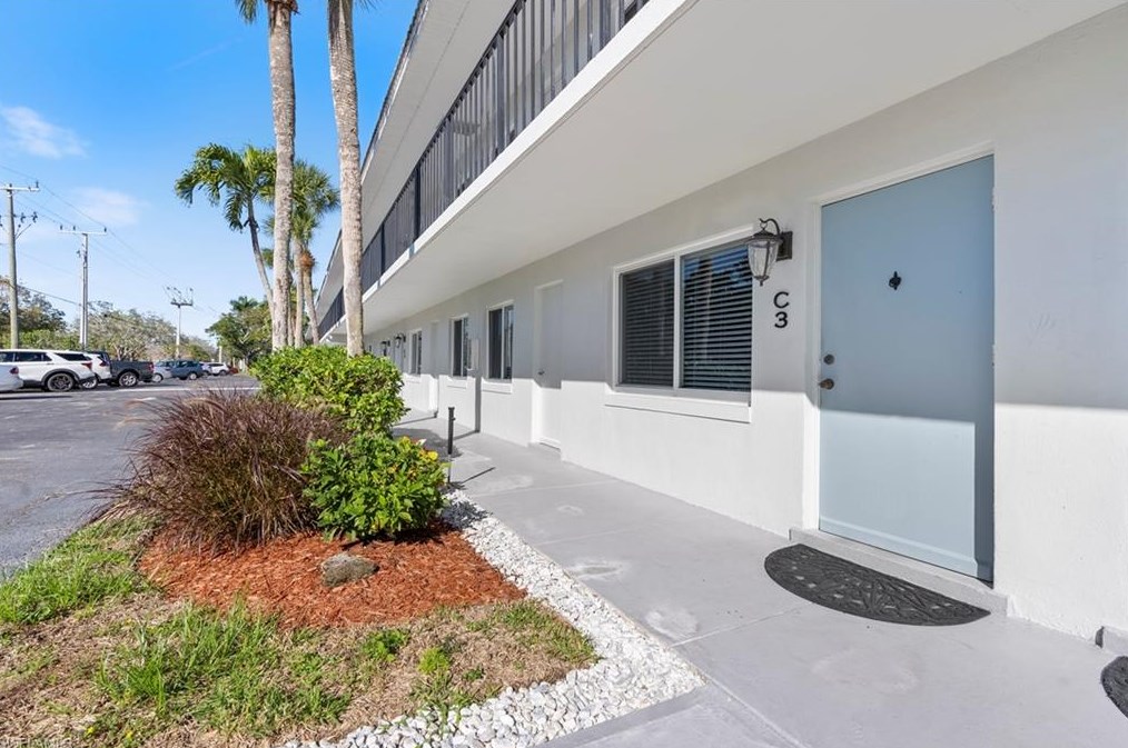 3250 10th St N #c3, Naples, FL 34103