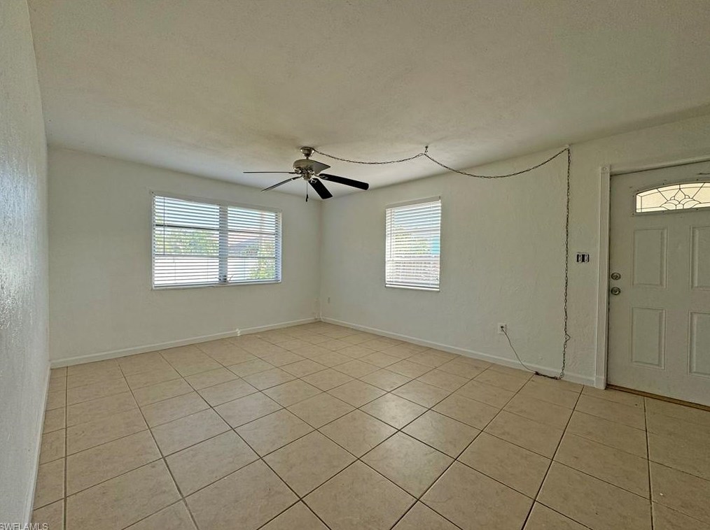 735 109th Ave N, Naples, FL 34108