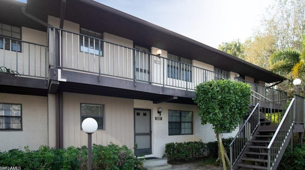 5240 Treetops Dr, Naples FL  34113-8501 exterior