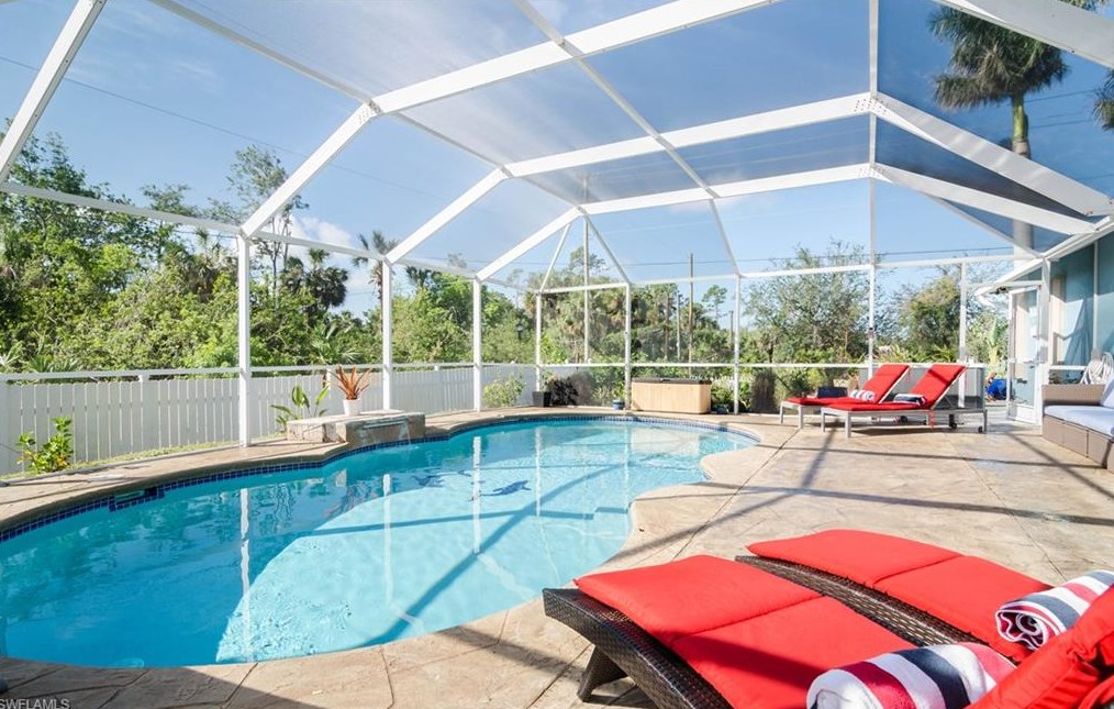 4 Colonial Dr, Naples, FL 34112