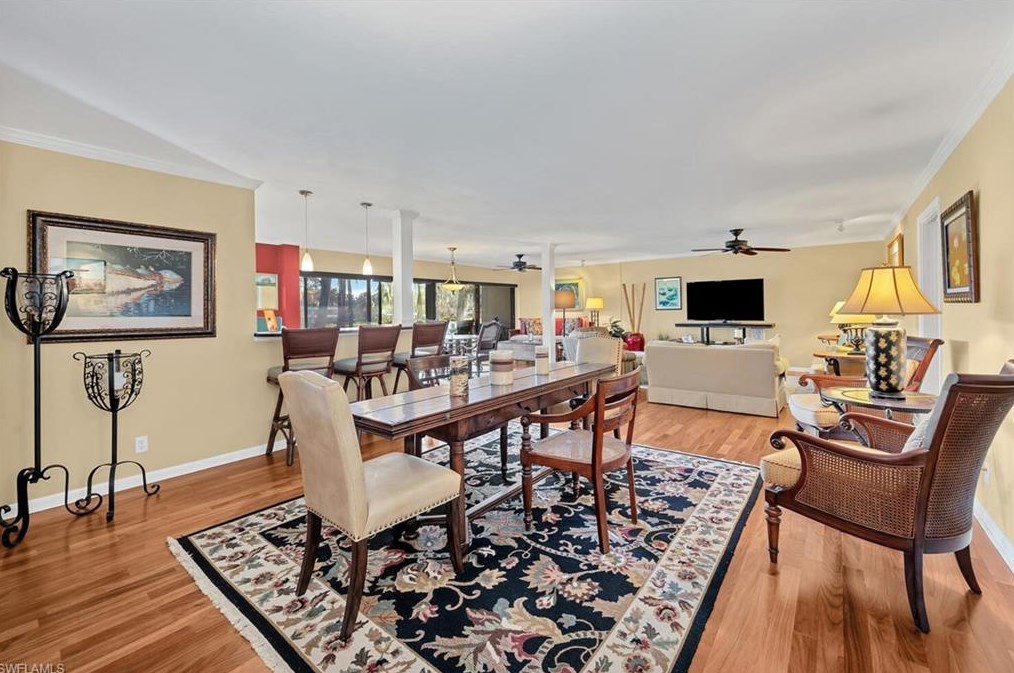 101 Clubhouse Ln #279, Naples, FL 34105