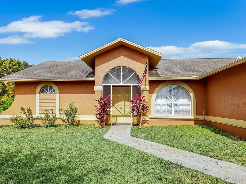 9083 Aster Rd, Fort Myers, FL 33967-5256