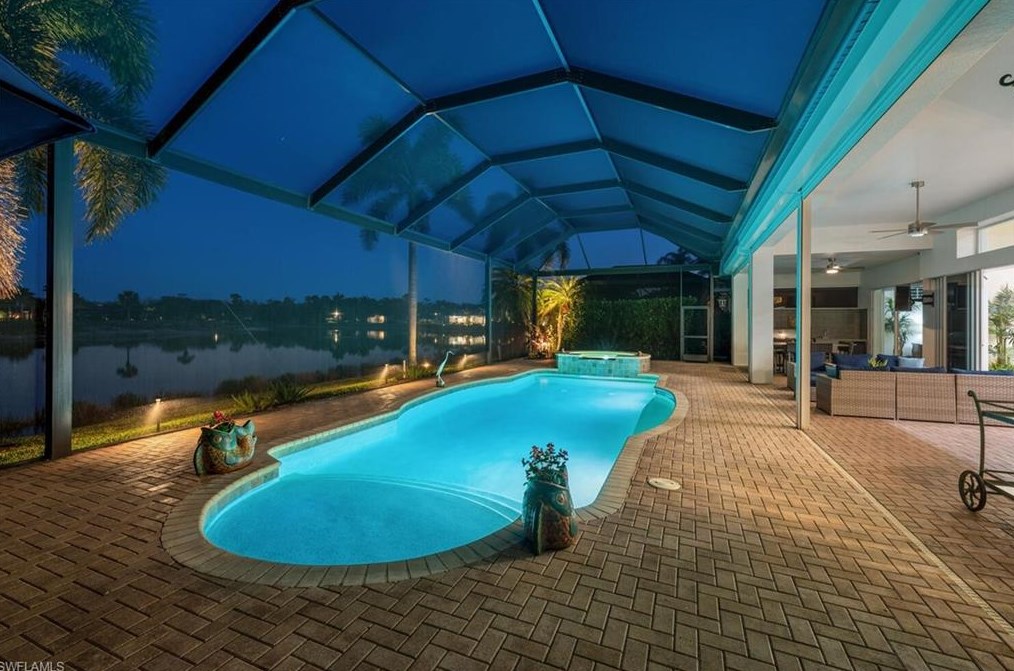 5059 Cerromar Dr, Naples FL  34112-7922 exterior