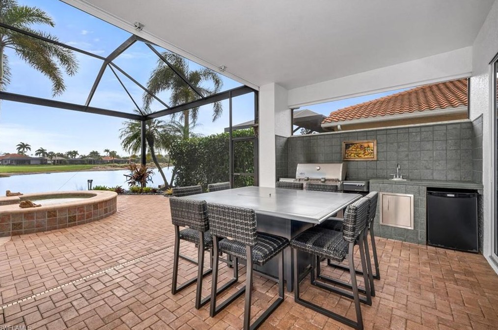 5059 Cerromar Dr, Naples FL  34112-7922 exterior