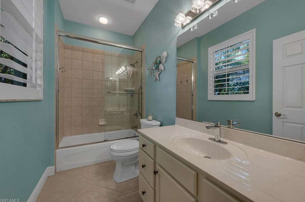 5059 Cerromar Dr, Naples FL  34112-7922 exterior
