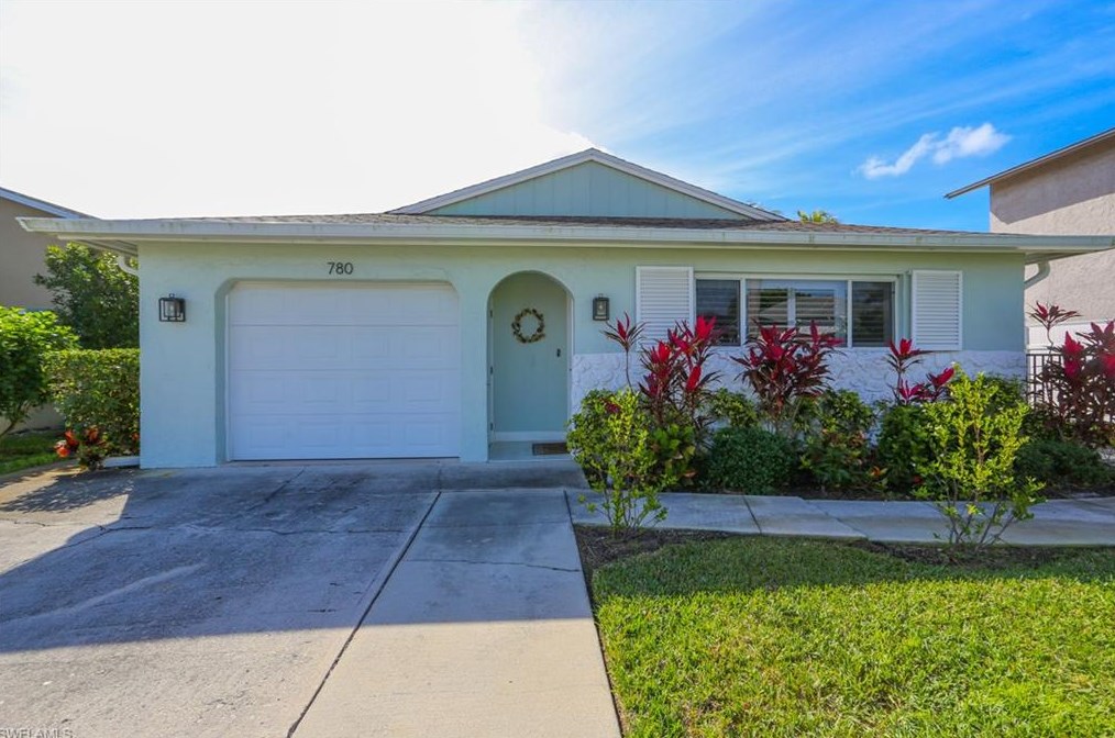 780 92nd Ave N, Naples, FL 34108