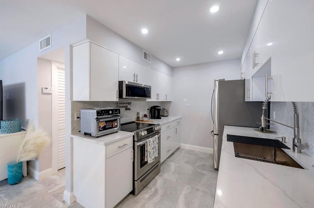 1605 Chesapeake Ave #2, Naples, FL 34102