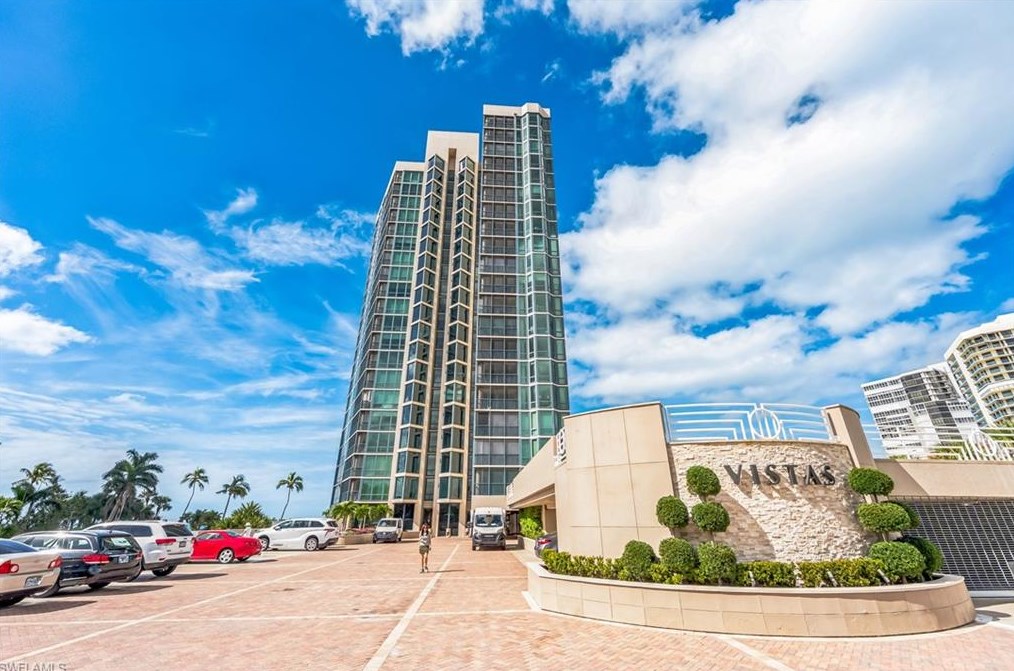 4651 Gulf Shore Blvd N #902, Naples, FL 34103