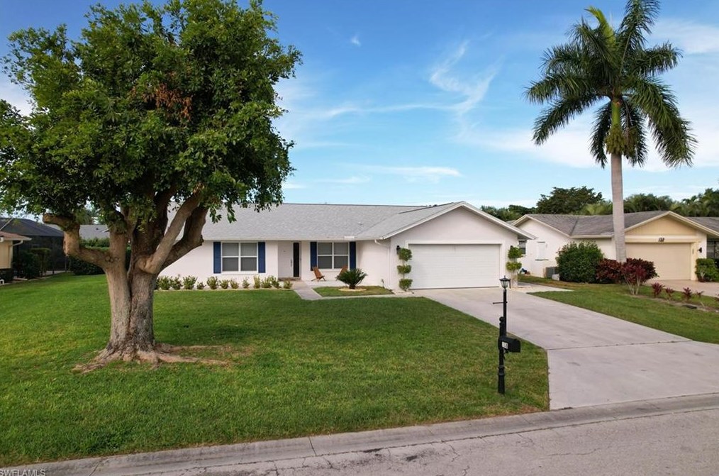 118 Debron Dr, Naples, FL 34112