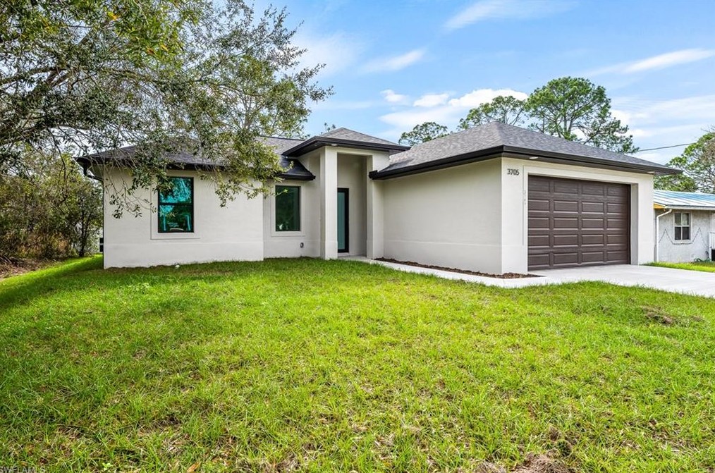 2111 Polar Ave, Alva, FL 33920