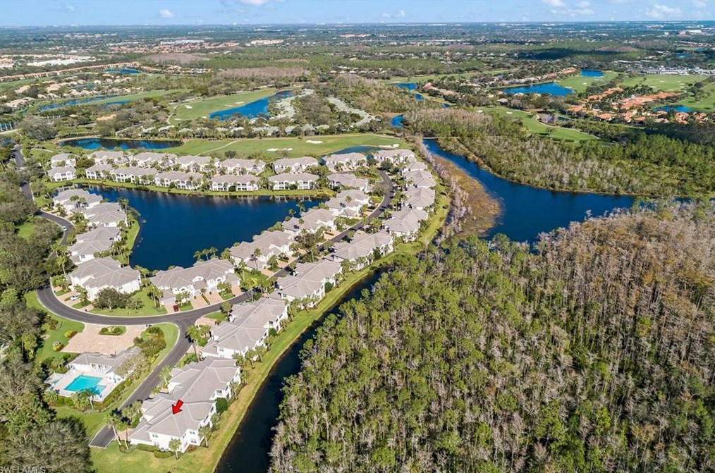 9646 Cypress Hammock Cir, Bonita Springs, FL 34135-8207