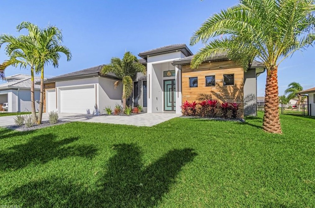 1417 17th St, Cape Coral, FL 33909-5358