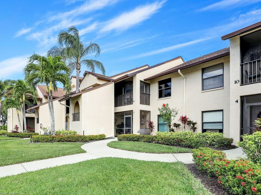 8336 Charter Club Cir, Fort Myers, FL 33919-6830