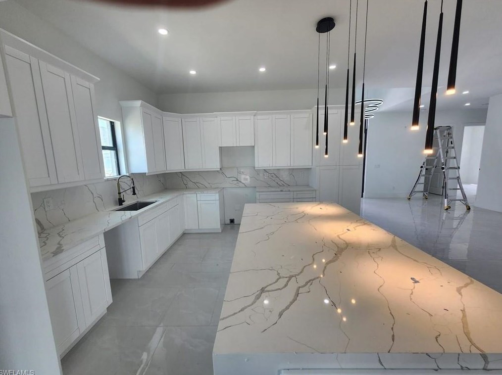 4156 54 Ave, Naples FL 34120-1530 exterior