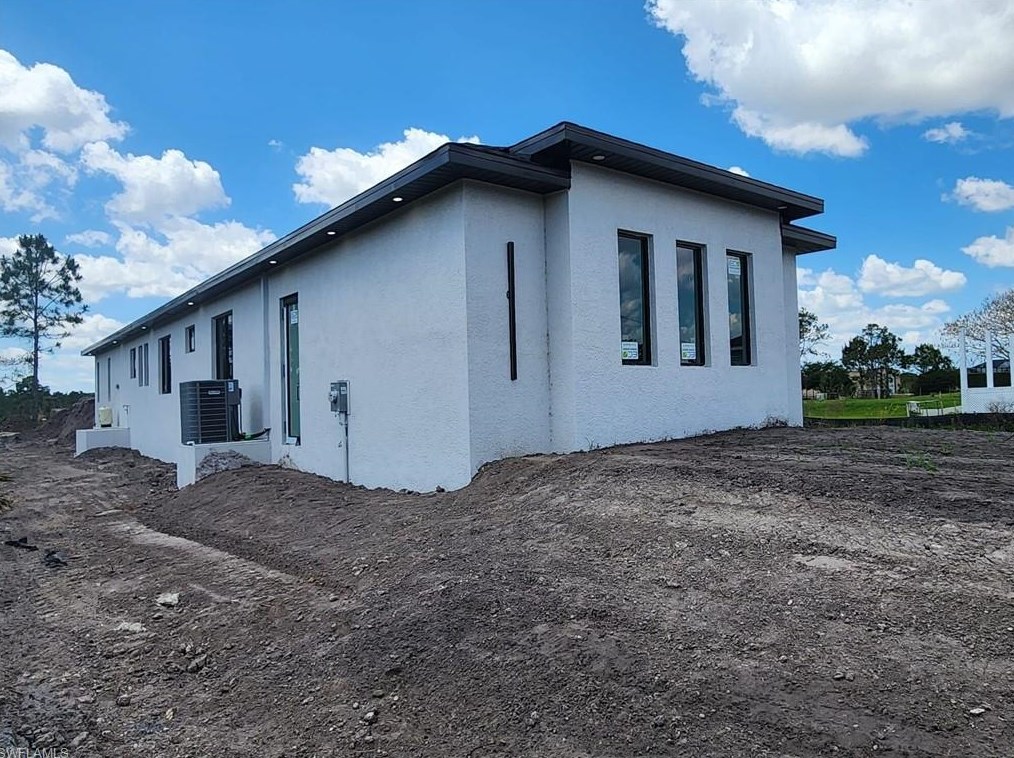 4156 54 Ave, Naples FL 34120-1530 exterior