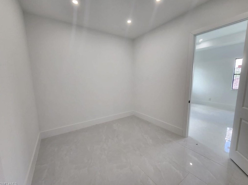 4156 54 Ave, Naples FL 34120-1530 exterior