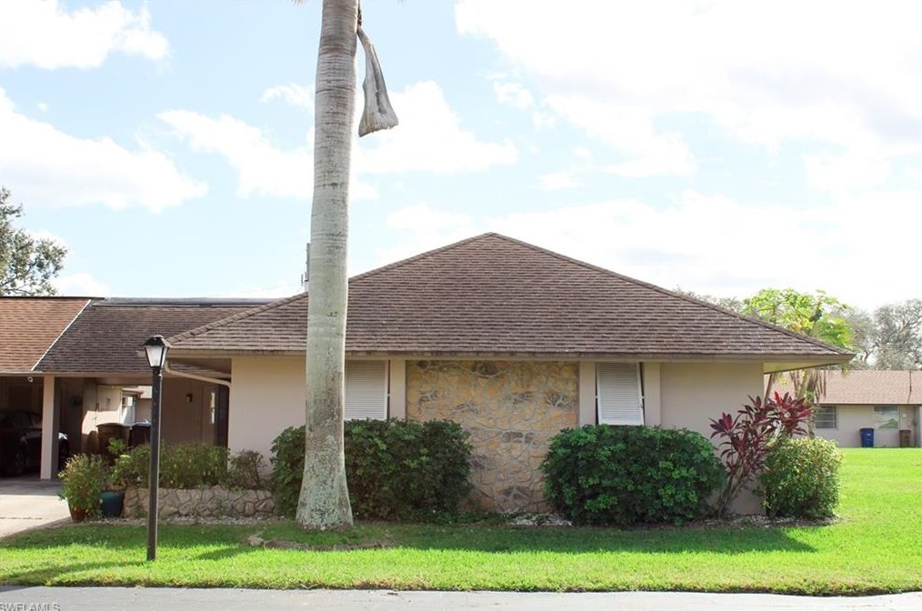 255 Briar Ct, Lehigh Acres, FL 33936