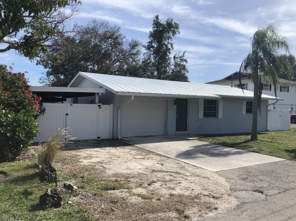 27111 Sun Aqua Ln, Bonita Springs, FL 34135-4740