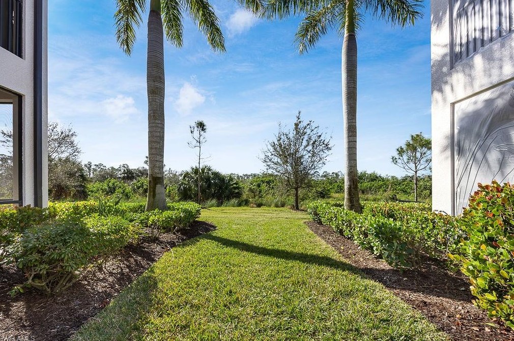1598 Oceania Dr S #3-201, Naples, FL 34113
