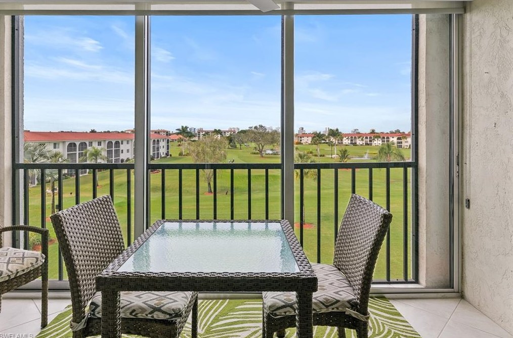 37 High Point Cir E #403, Naples, FL 34103