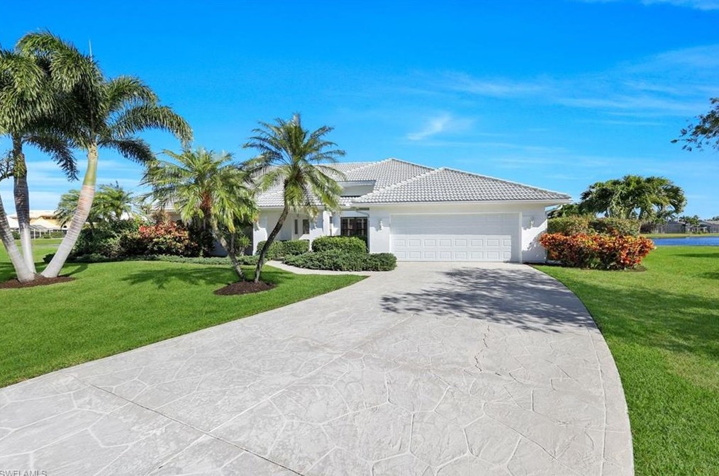 28800 Regis Ct, Bonita Springs, FL 34134-3335