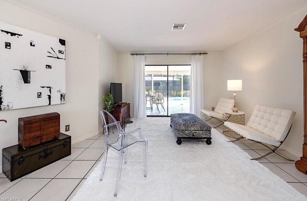 22 Willoughby Dr, Naples, FL 34110