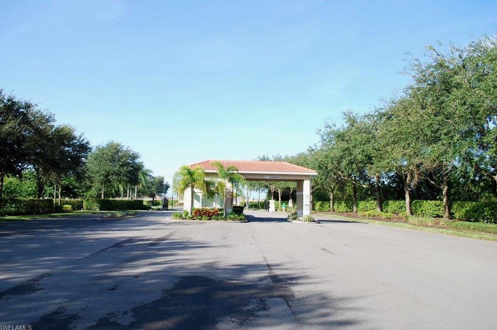 10736 Crossback Ln, Lehigh Acres, FL 33936