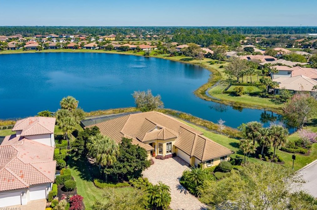 10194 Avalon Lake Cir, Fort Myers, FL 33913-2605