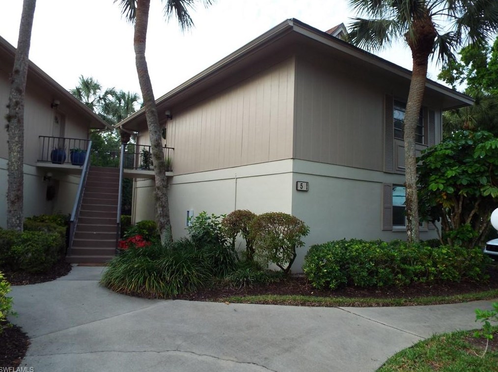 5 Bobolink Ct, Naples FL  34105-2436 exterior