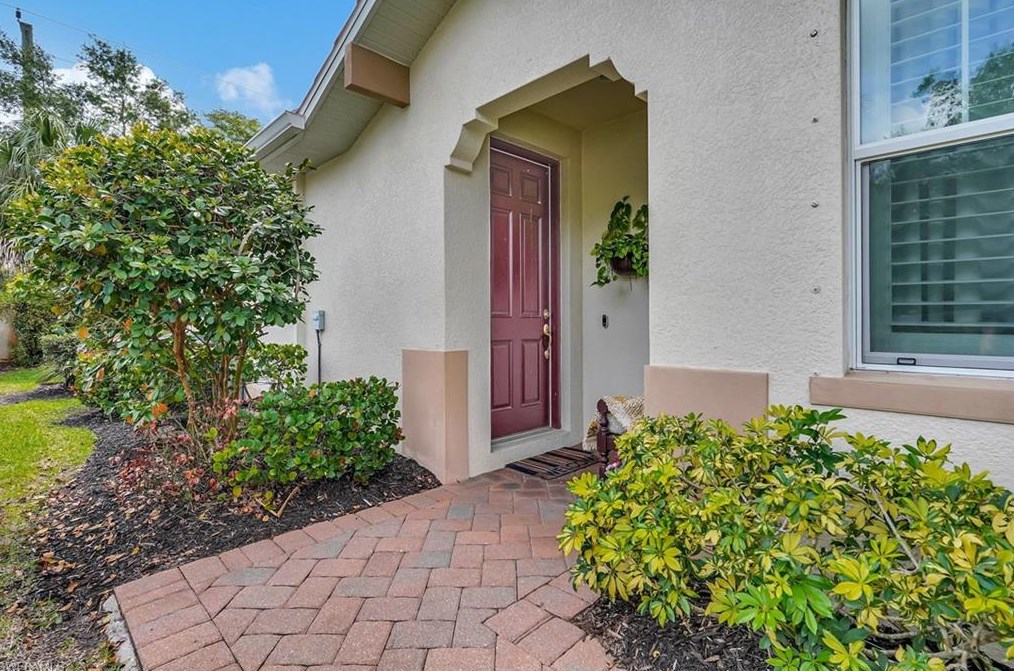 13330 Kent St, Naples, FL 34109-3929