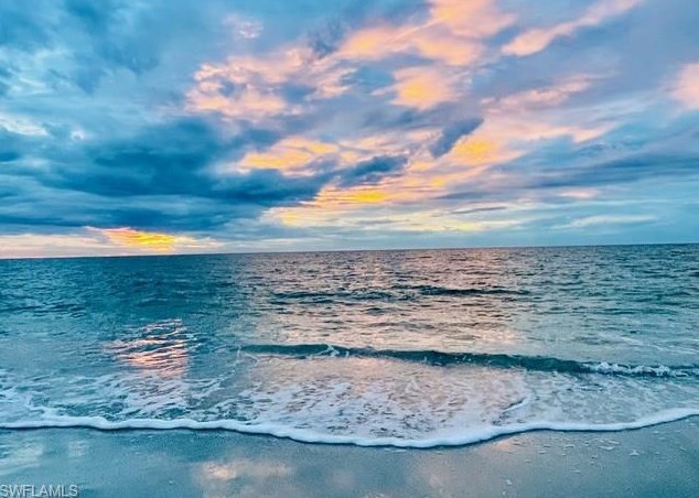 2312 Gulf Shore Blvd, Naples FL 34103-4380 exterior