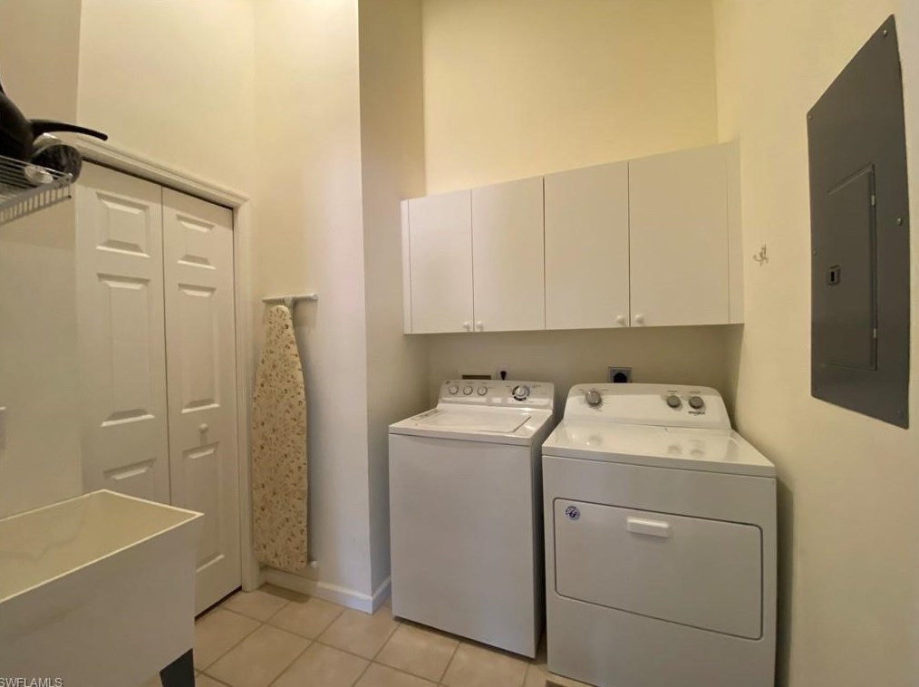 6730 Beach Resort Dr, Naples FL  34114-7572 exterior