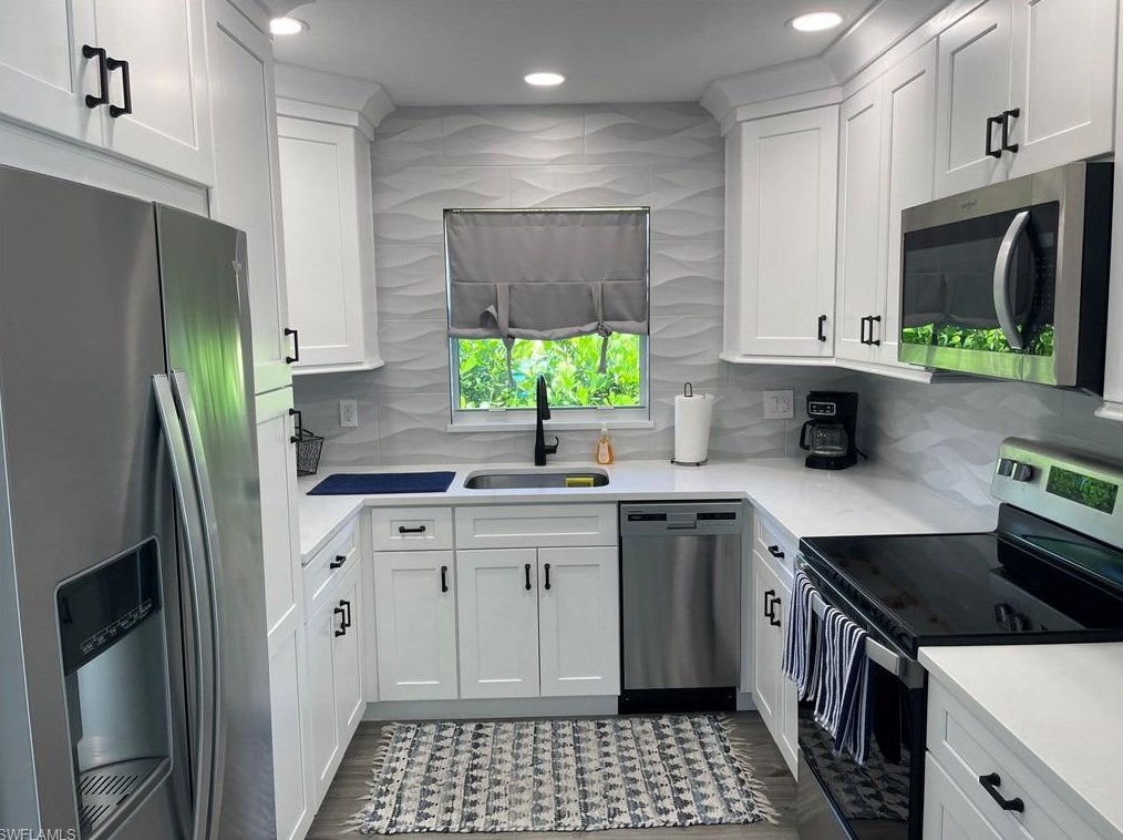 575 91st Ave, Naples, FL 34108-2420