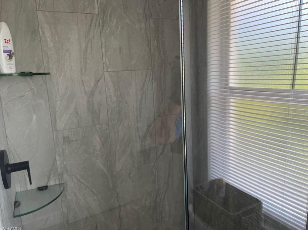 575 91 Ave, Naples FL 34108-2422 exterior