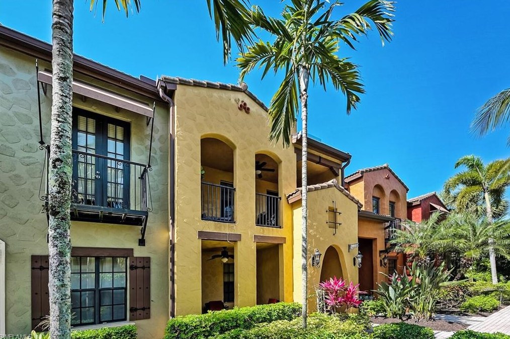 8949 Malibu St #304, Naples, FL 34113