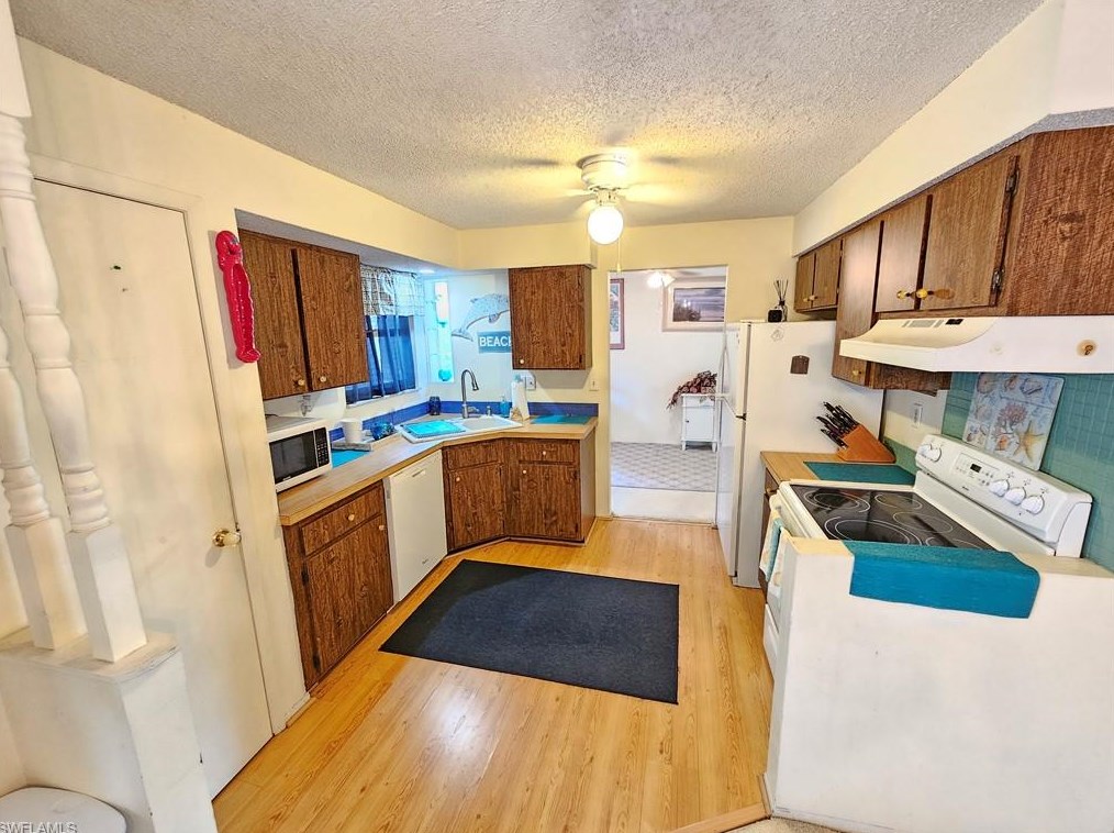 2971 41 St, Naples FL 34116-6563 exterior