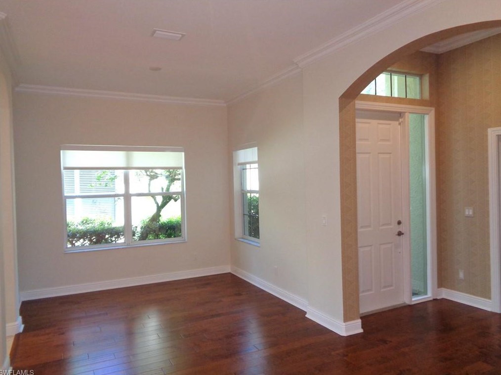 921 Vistana Cir, Naples, FL 34119-1005