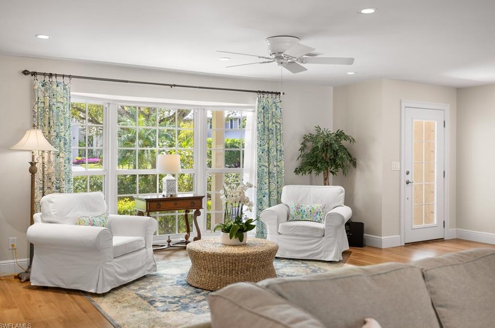 675 Yucca Rd, Naples, FL 34102-5163