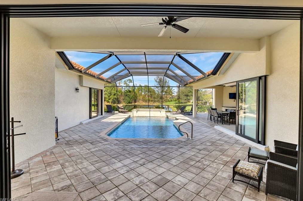 951 Tivoli Ct, Naples, FL 34104-0836