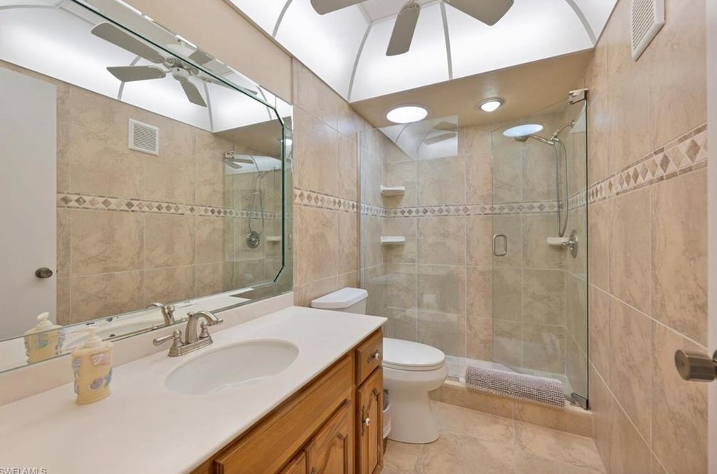 556 Landmark Dr, Naples FL 34112-5248 exterior