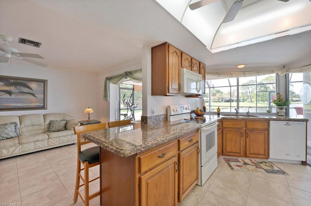 556 Landmark Dr, Naples FL 34112-5248 exterior