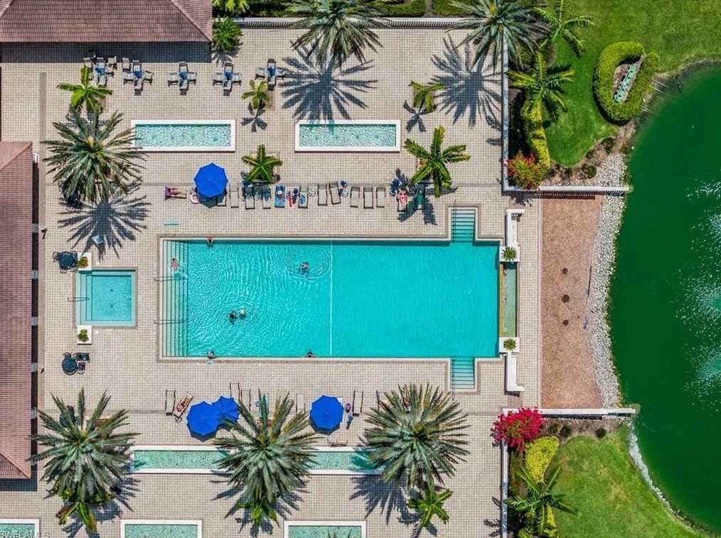 575 Avellino Isles Cir, Naples FL  26202-2379 exterior