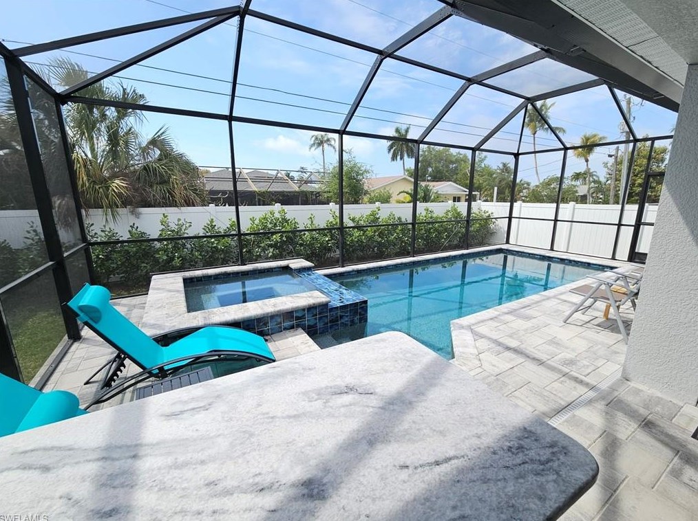 682 105 Ave, Naples FL 34108-1837 exterior