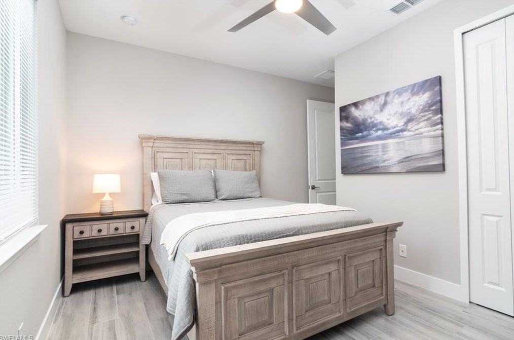 682 105 Ave, Naples FL 34108-1837 exterior