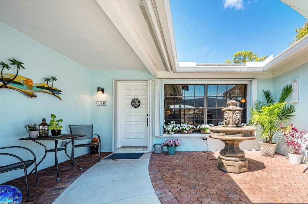 136 Marseille Dr, Naples, FL 34112-7102