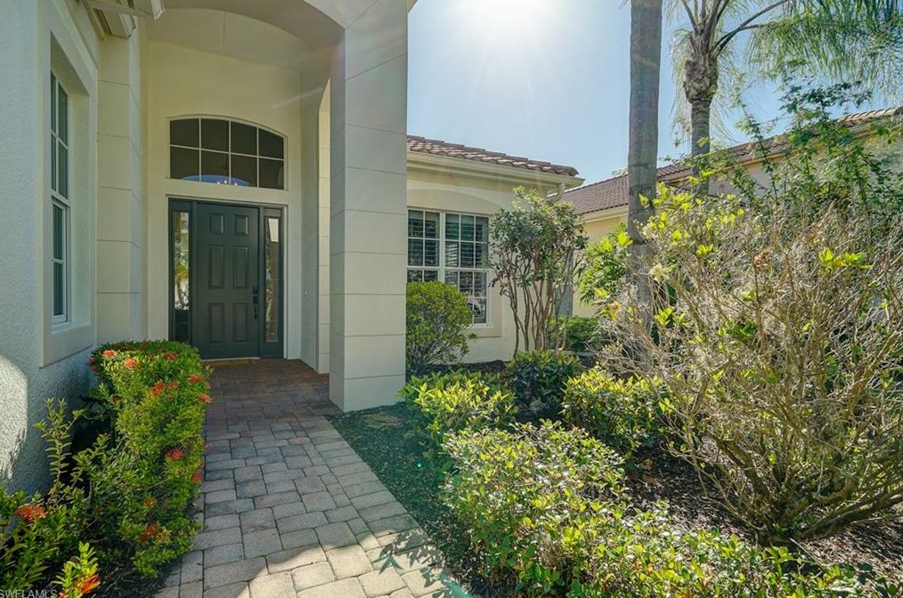 28684 Pienza Ct, Bonita Springs, FL 34135-9226