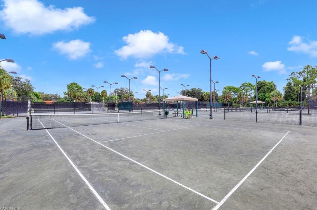 470 Launch Cir, Naples FL  34108-2358 exterior