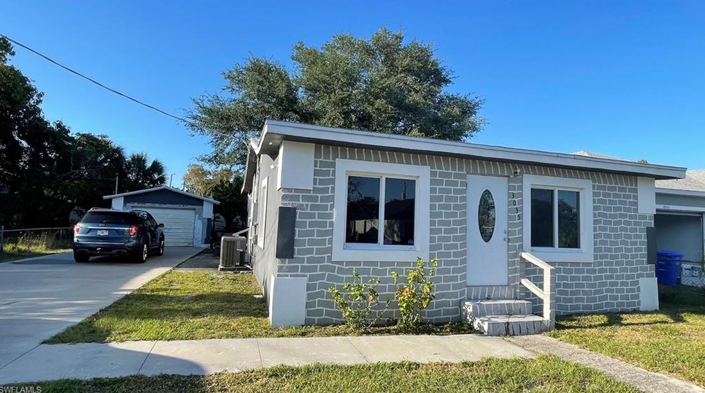 3035 Dunbar Ave, Fort Myers, FL 33916-4233